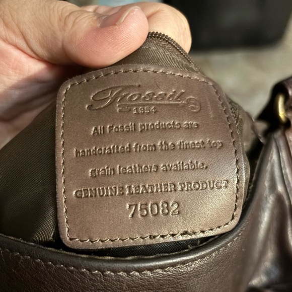 Brown Leather Fossil Shoulder Purse - Picture 6 of 9